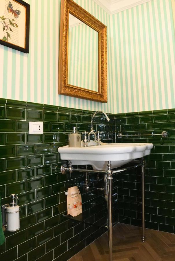 ホテル Regal House Roma Capucci 6 エクステリア 写真